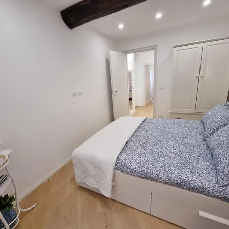 Ti Ci Devo Portare Appartement