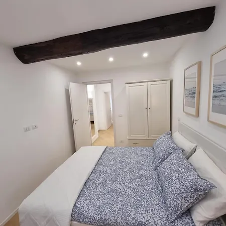 Ti Ci Devo Portare דירה